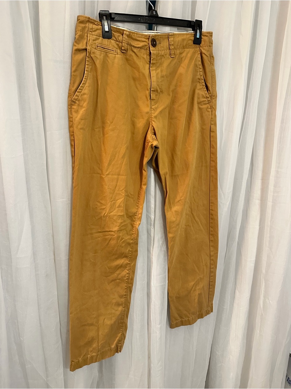 American Eagle Outfitters Men's Chino Pants in Ochre